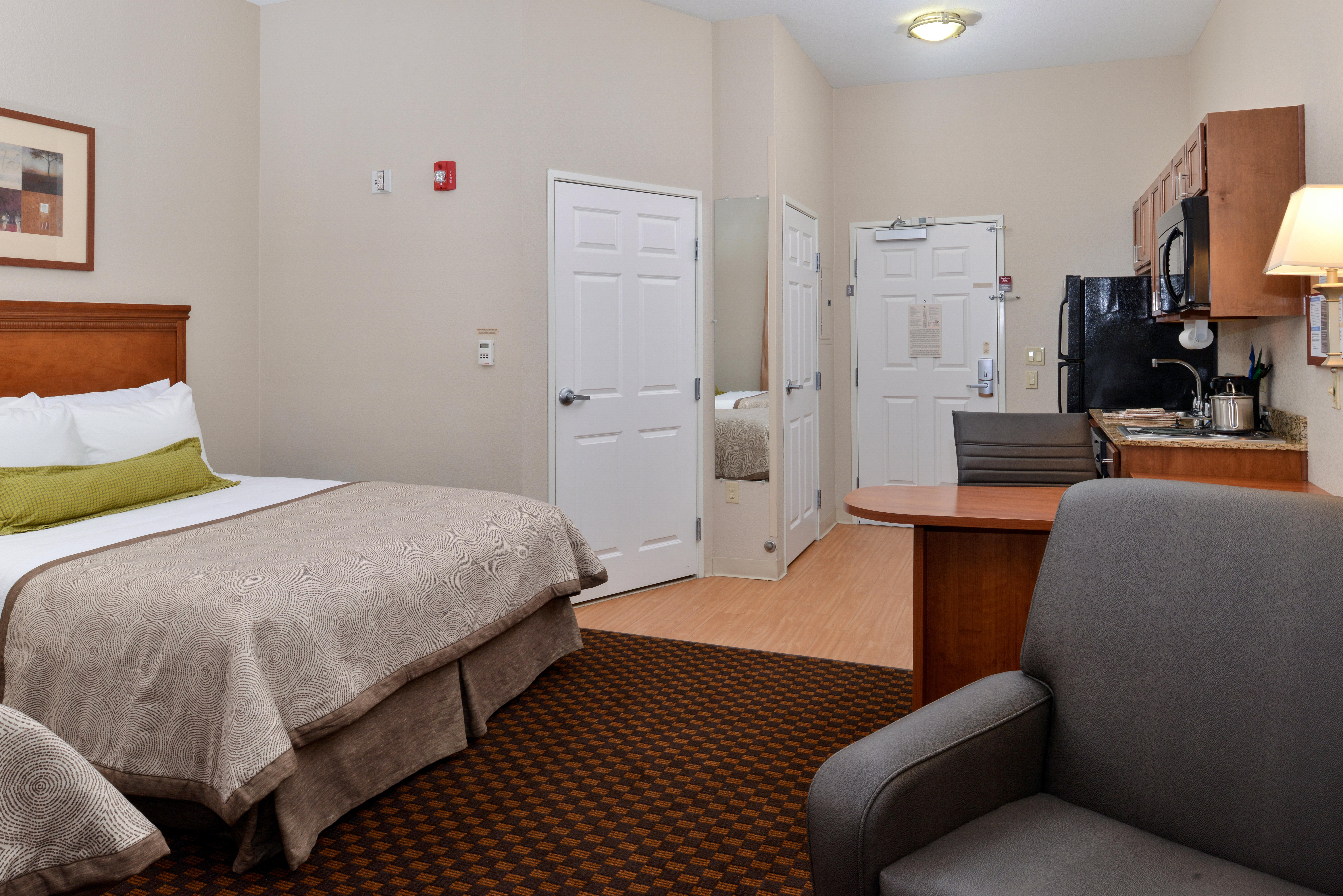 Candlewood Suites Turlock By Ihg Buitenkant foto