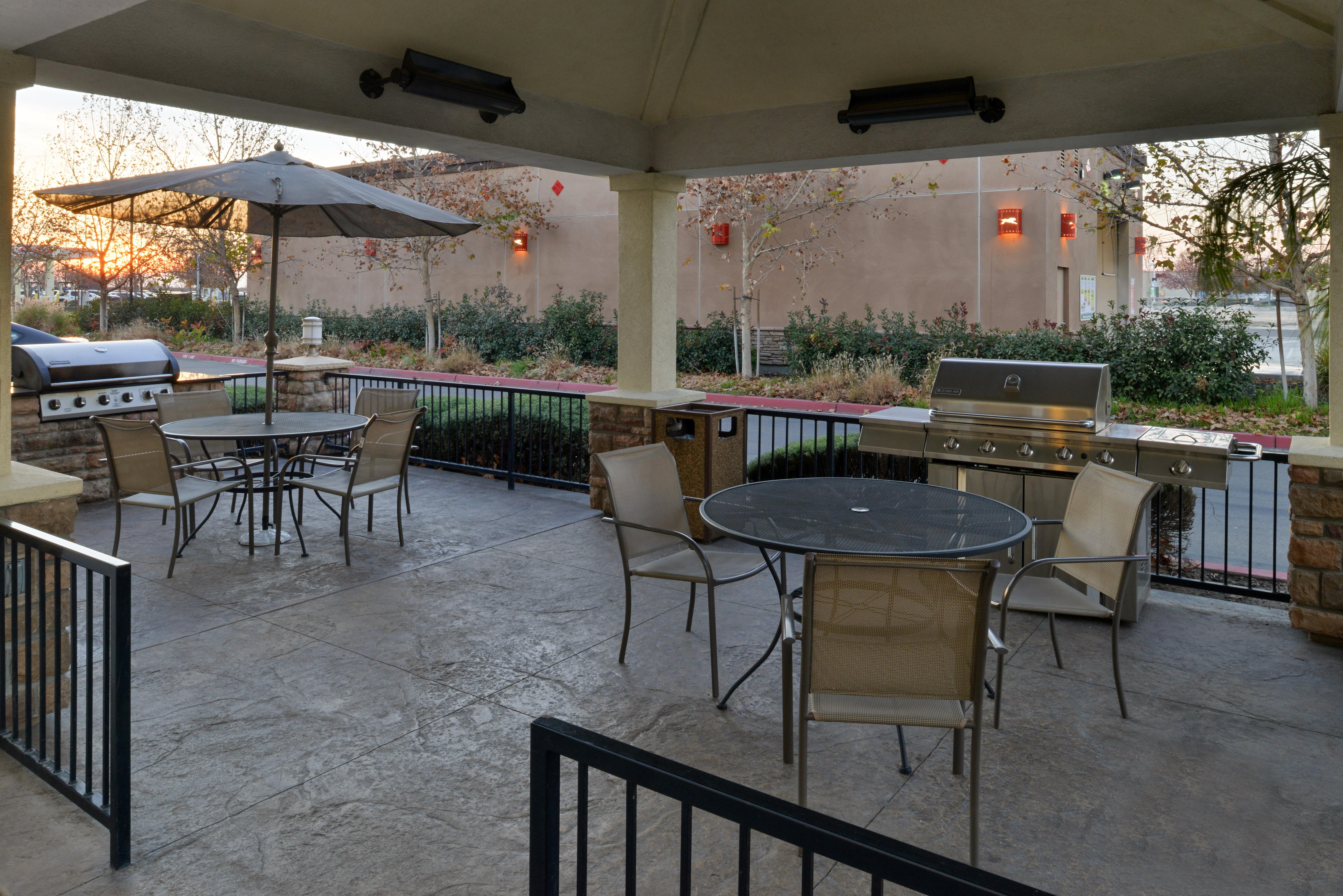 Candlewood Suites Turlock By Ihg Buitenkant foto