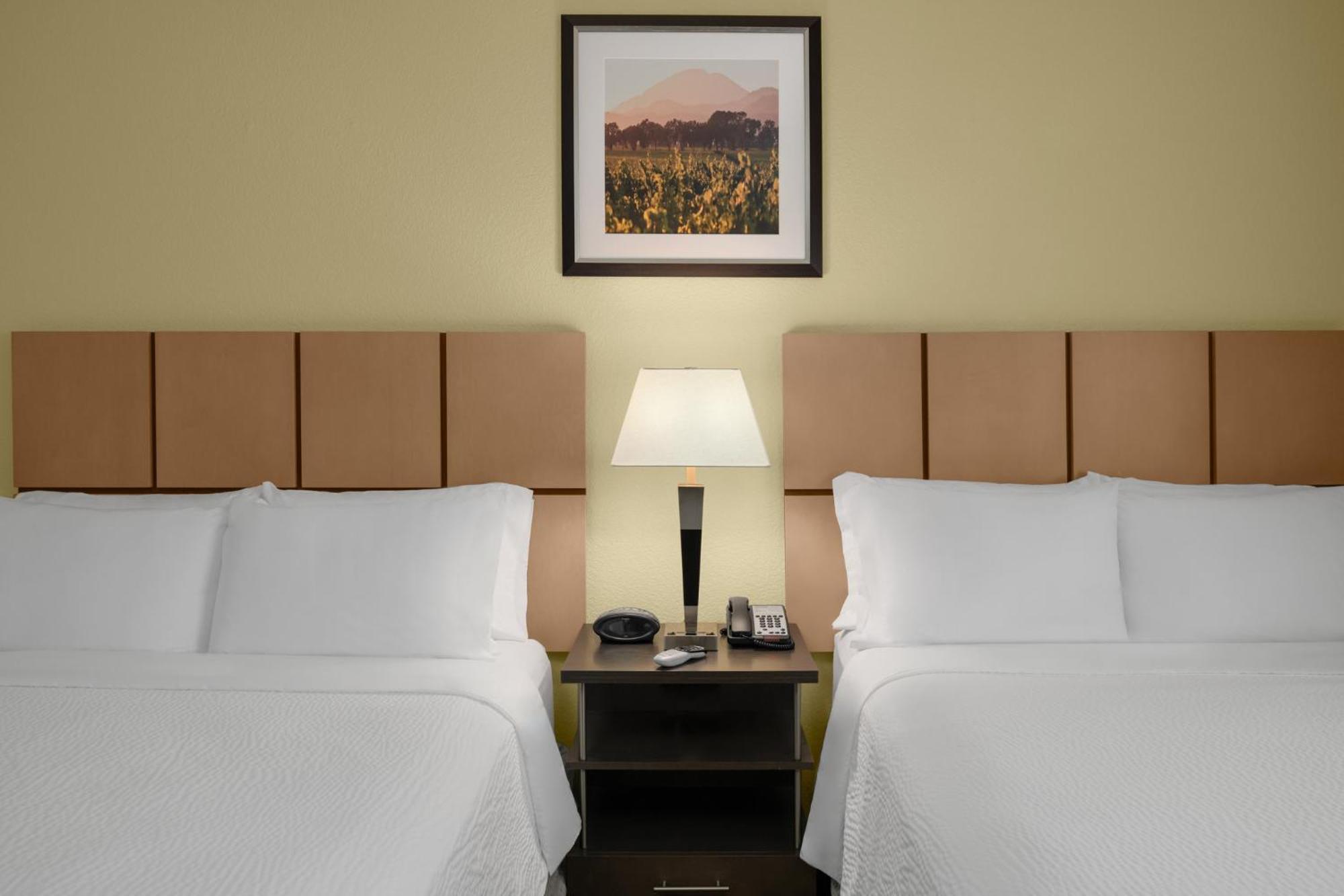 Candlewood Suites Turlock By Ihg Buitenkant foto