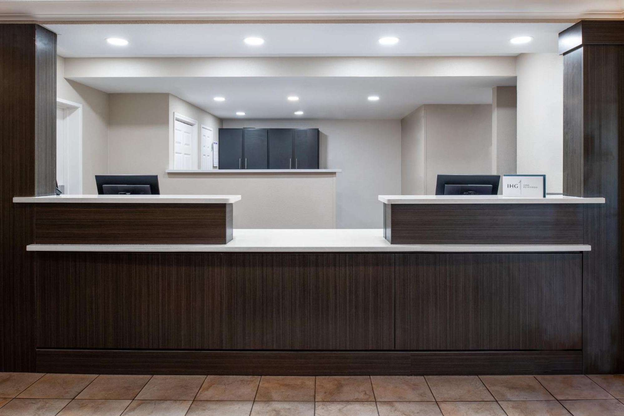 Candlewood Suites Turlock By Ihg Buitenkant foto