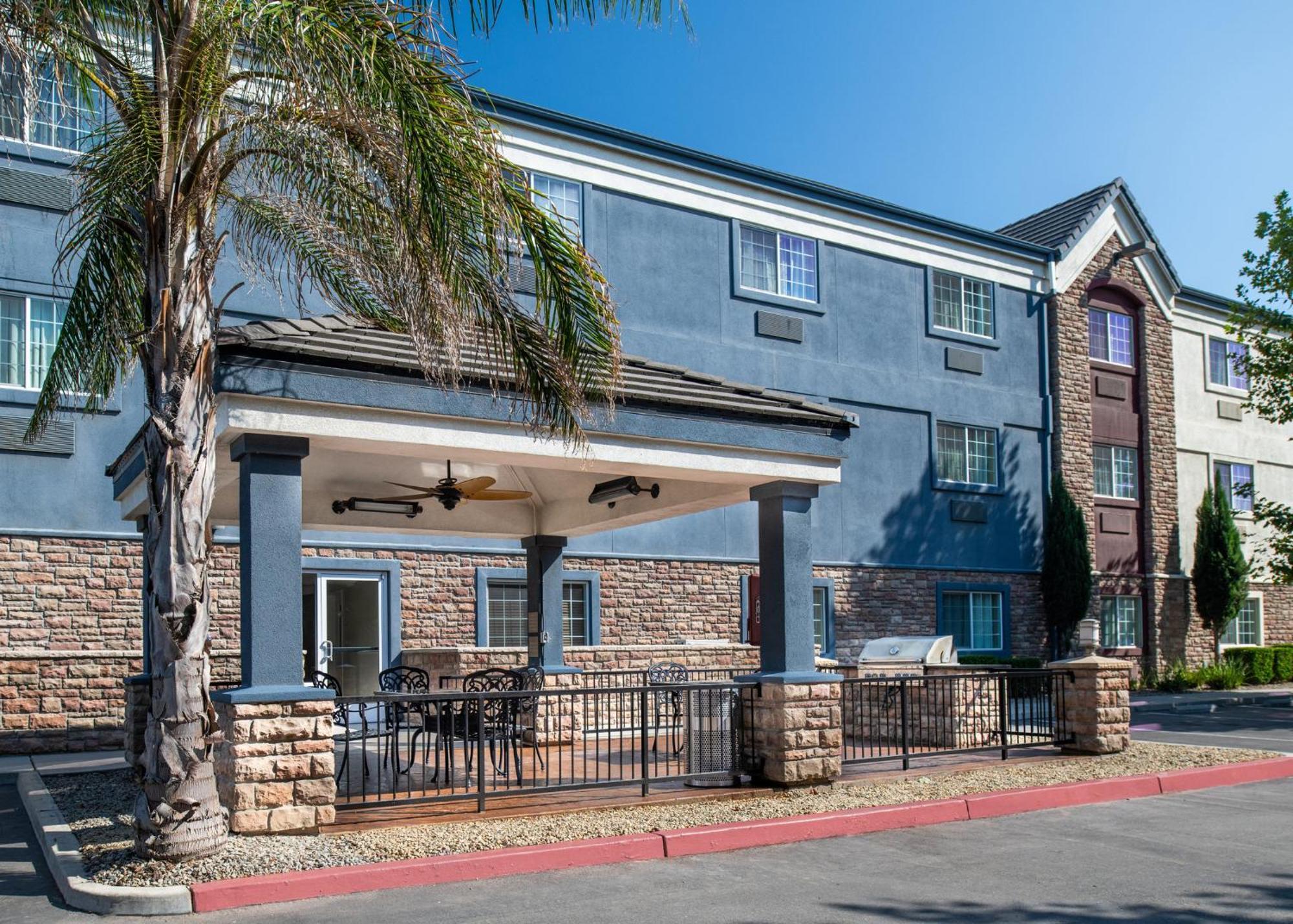 Candlewood Suites Turlock By Ihg Buitenkant foto