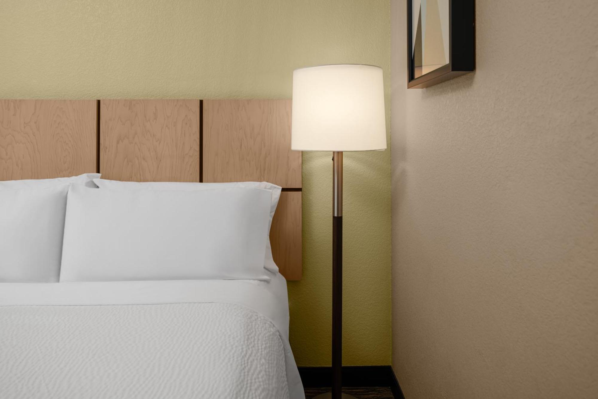 Candlewood Suites Turlock By Ihg Buitenkant foto