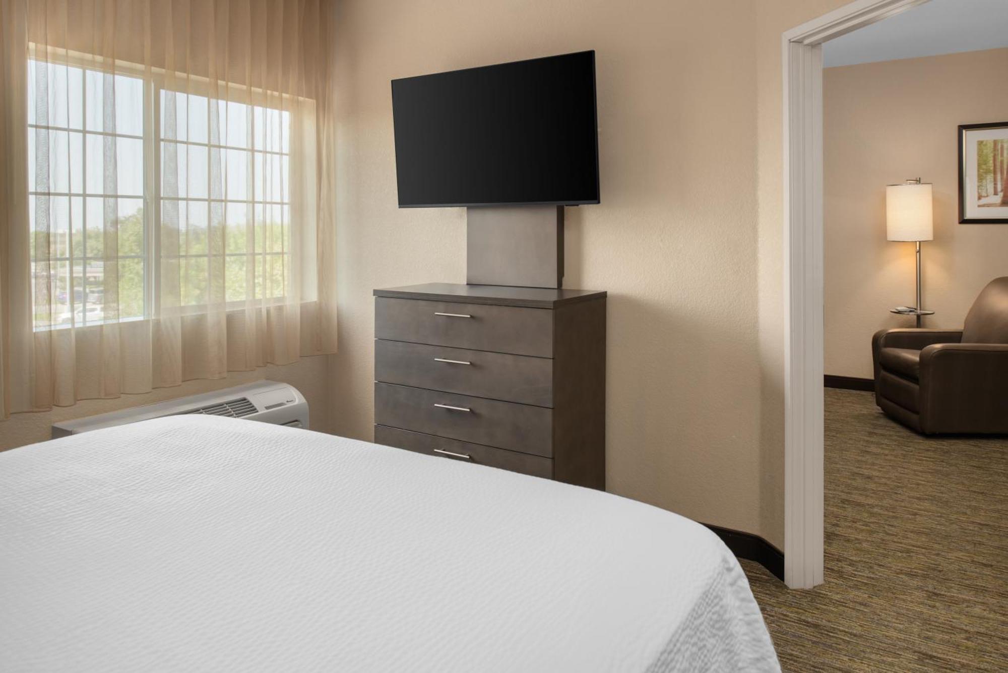 Candlewood Suites Turlock By Ihg Buitenkant foto