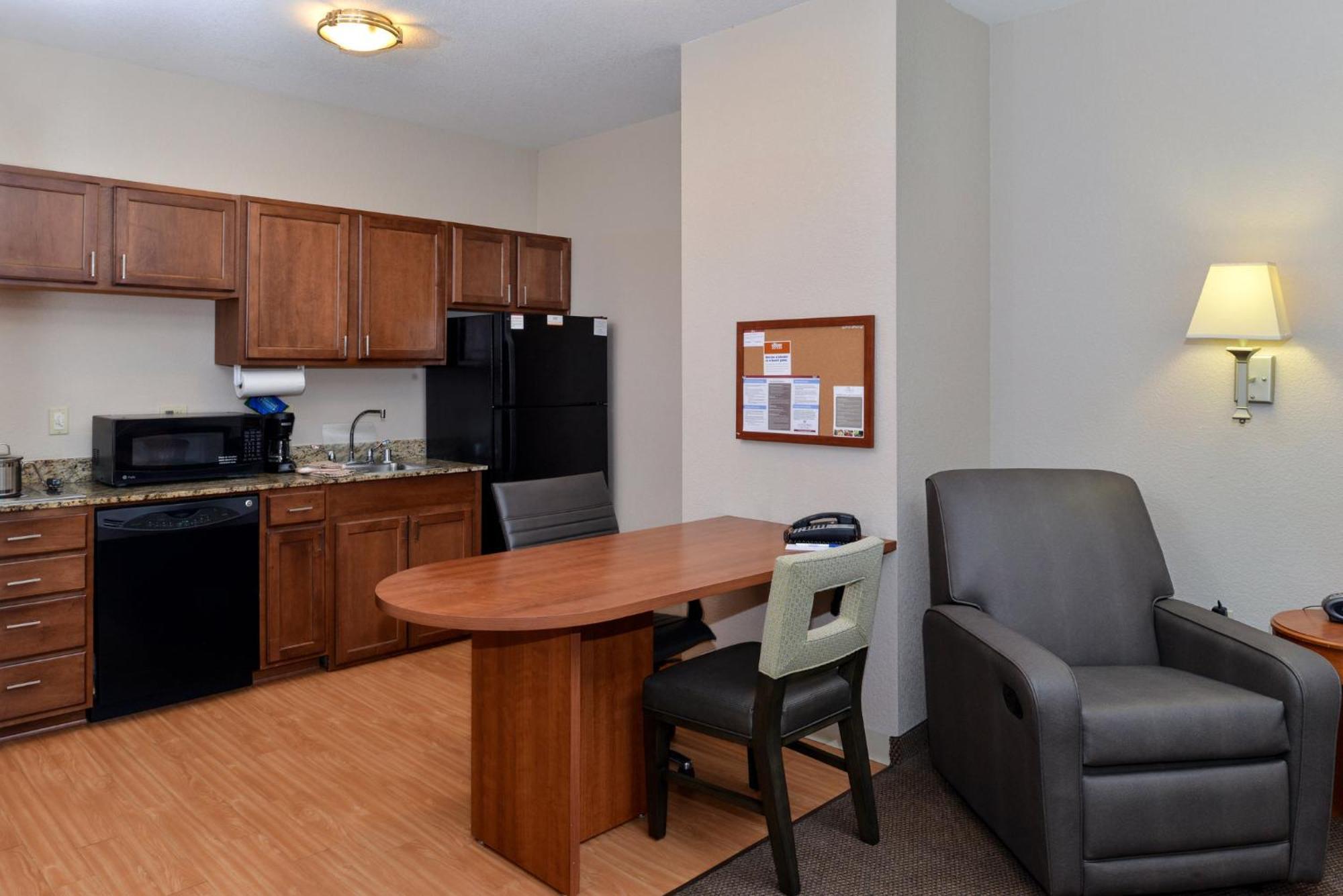 Candlewood Suites Turlock By Ihg Buitenkant foto
