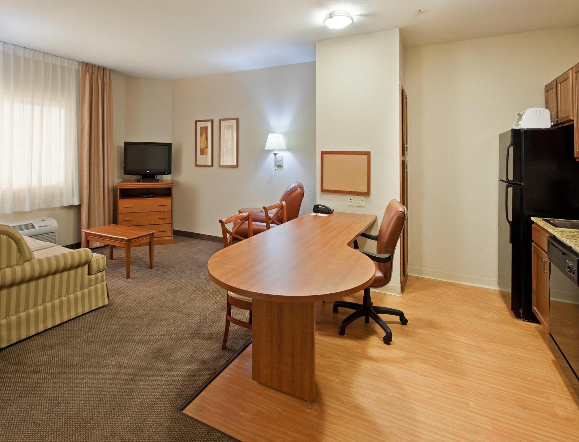 Candlewood Suites Turlock By Ihg Buitenkant foto