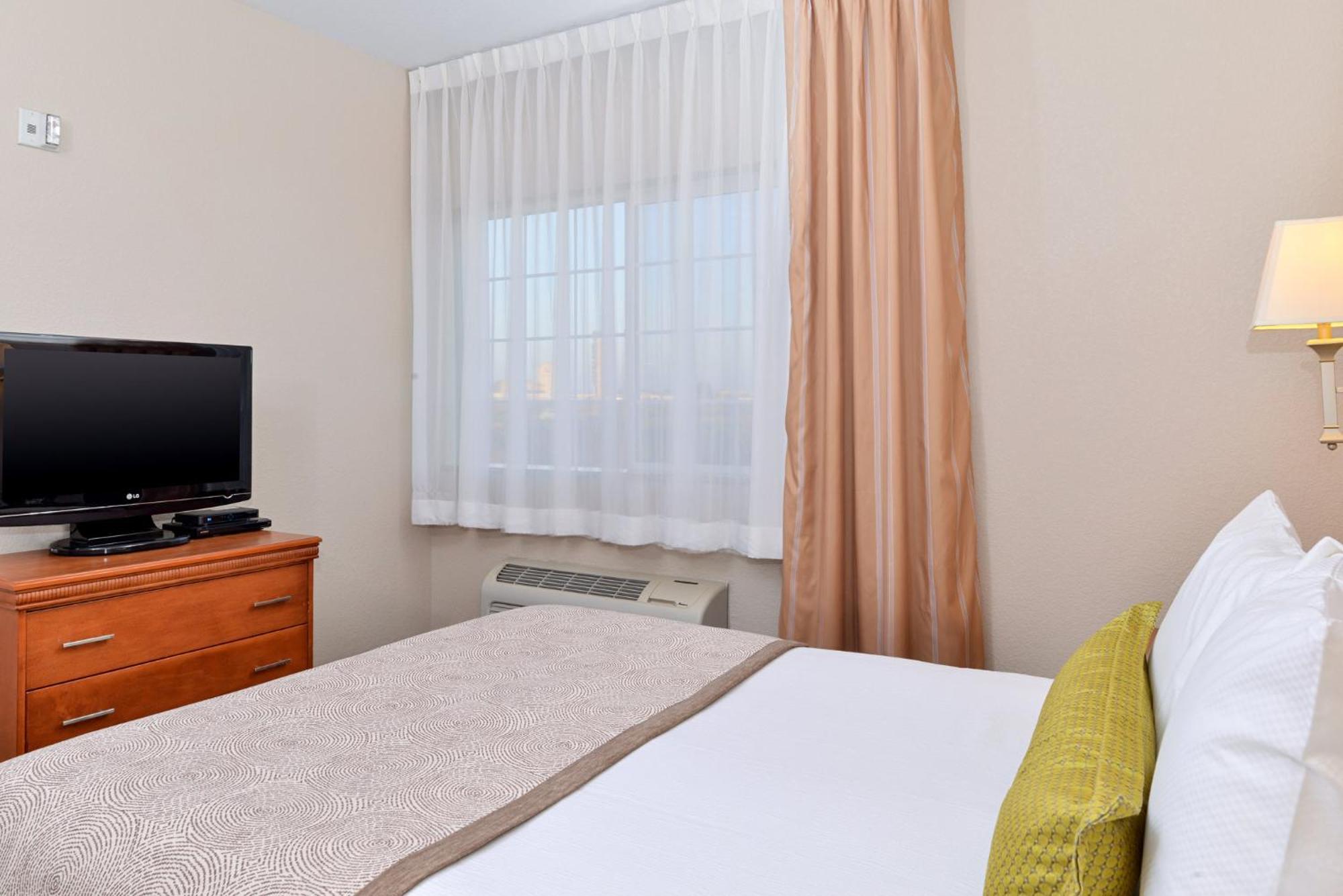 Candlewood Suites Turlock By Ihg Buitenkant foto